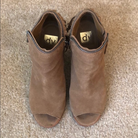 Dolce Vita Promise suede peep toe booties - Picture 2 of 6